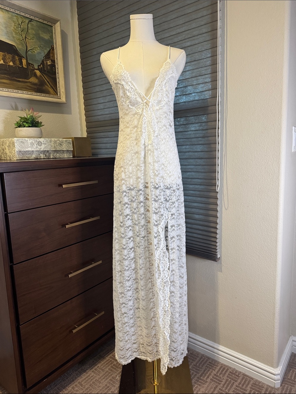 In Bloom by Jonquil Allover Lace Chemise Bridal Nightgown. Size Med